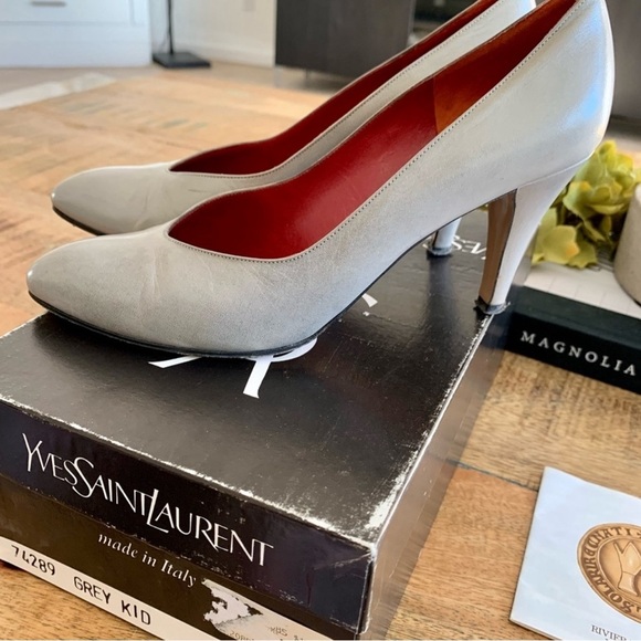 1970s Yves Saint Laurent Heels Leather Pointed
Toe 3" heels Vintage Size 6.5 - Picture 8 of 16